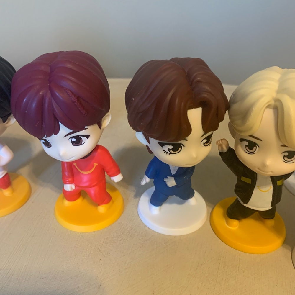 Lot Of 14 2025 McDonald's Happy Meal Tiny Tan x BTS - Picture 4 of 9